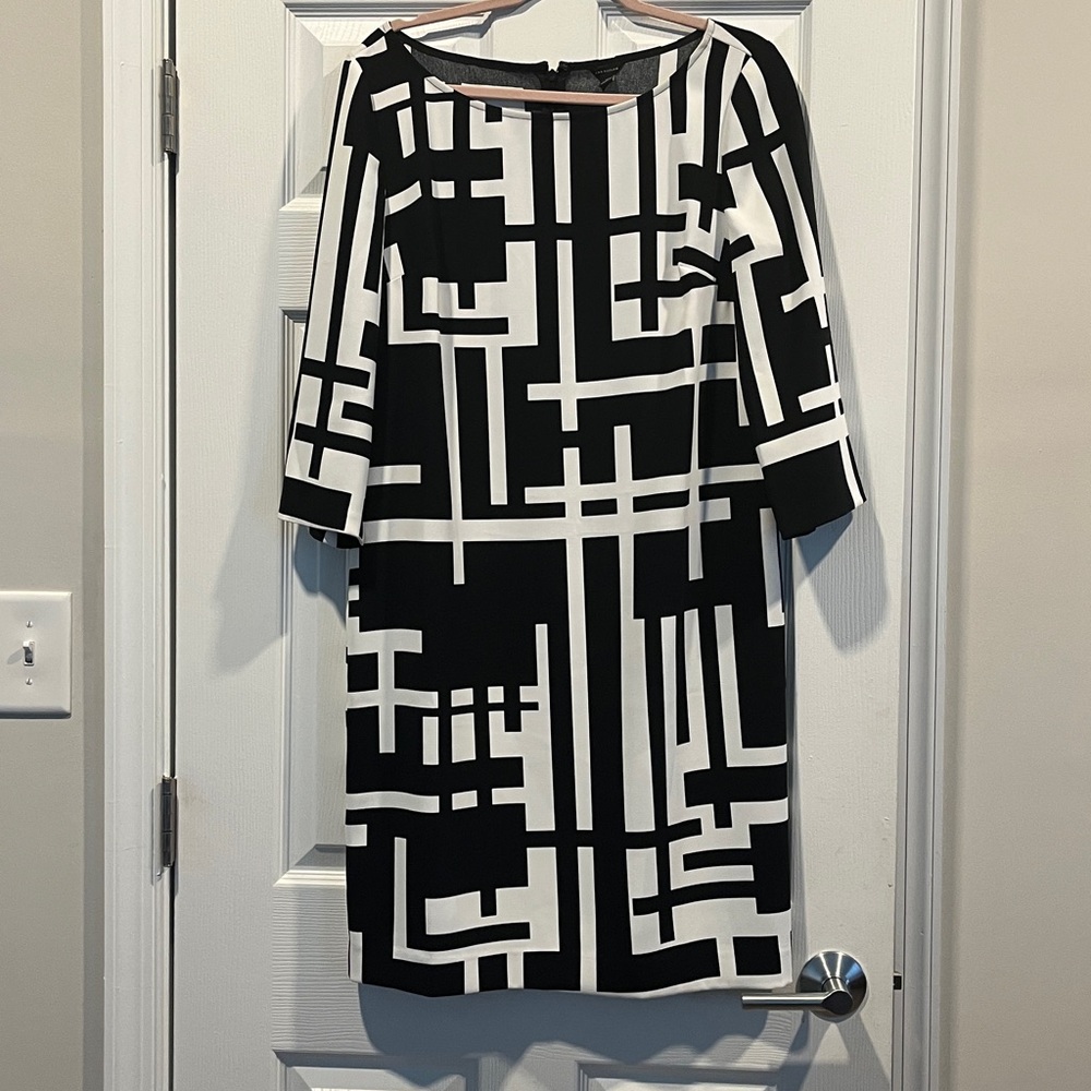 Ann Taylor black and white dress. Size 12. Like New condition. Special occasion.